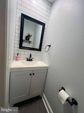 8533 FOUNTAIN VALLEY DR, Montgomery Village, MD 20886