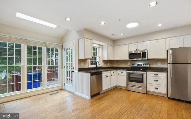 8533 FOUNTAIN VALLEY DR, Montgomery Village, MD 20886