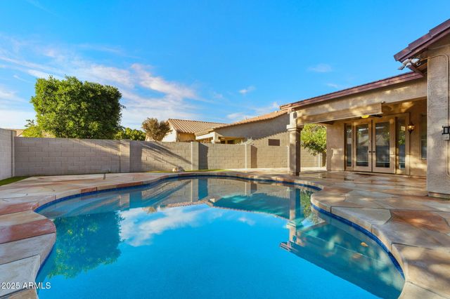 2225 W OLIVE Way, Chandler, AZ 85248