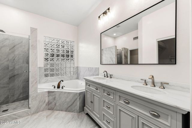 2225 W OLIVE Way, Chandler, AZ 85248