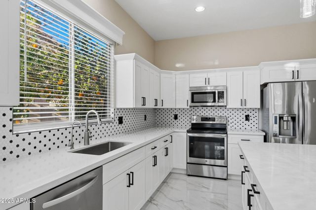 2225 W OLIVE Way, Chandler, AZ 85248