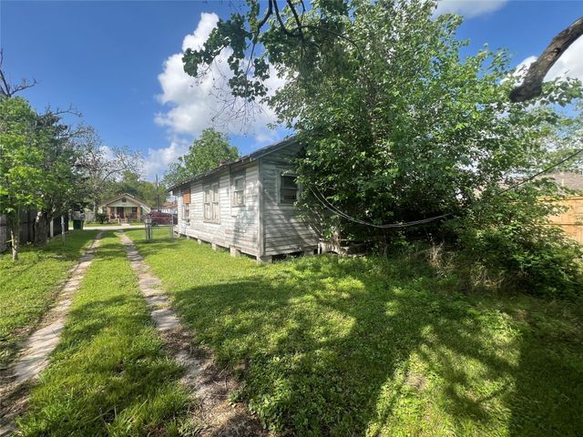 1210 Lindale Street, Houston, TX 77022