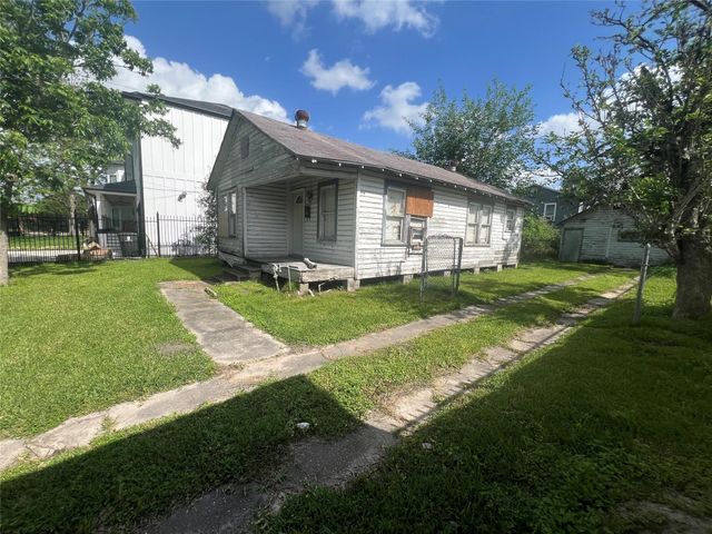 1210 Lindale Street, Houston, TX 77022