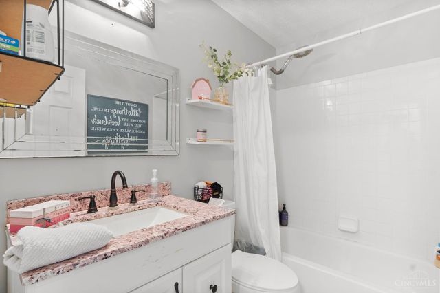 404 Brookhurst Drive, Monroe, OH 45050