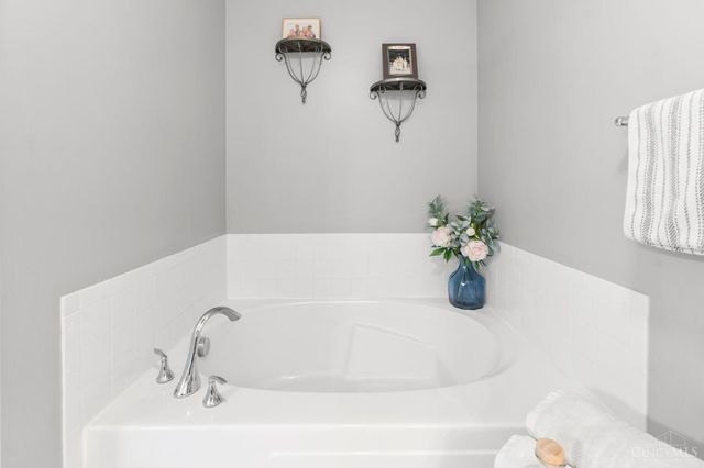 404 Brookhurst Drive, Monroe, OH 45050