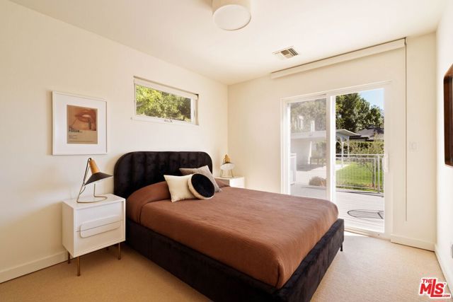 2112 Duane Street, Los Angeles, CA 90039