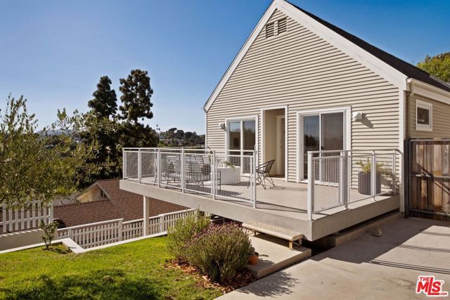 2112 Duane Street, Los Angeles, CA 90039