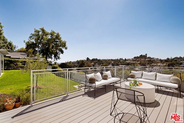 2112 Duane Street, Los Angeles, CA 90039