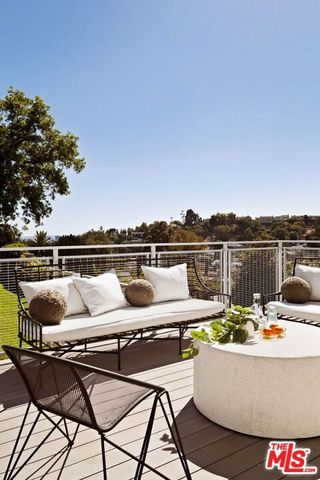 2112 Duane Street, Los Angeles, CA 90039