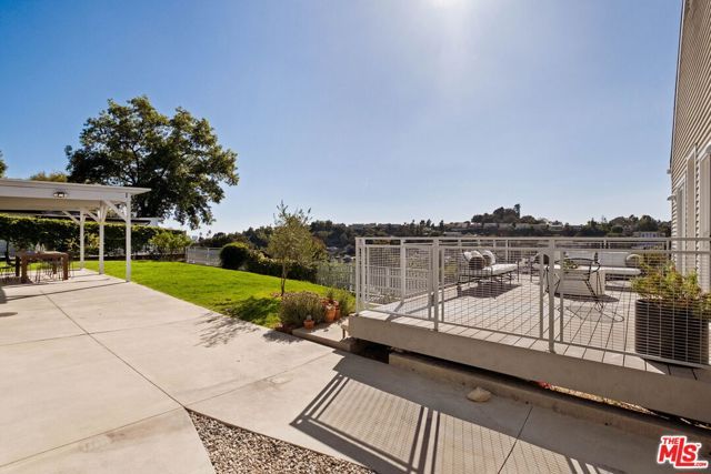 2112 Duane Street, Los Angeles, CA 90039