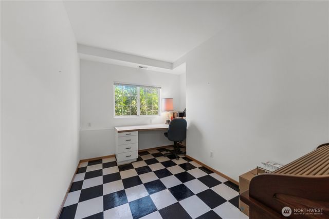 2337 West Beach Road, Oak Harbor, WA 98277