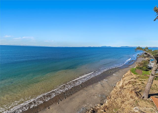 2337 West Beach Road, Oak Harbor, WA 98277