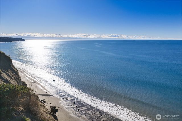 2337 West Beach Road, Oak Harbor, WA 98277