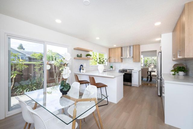 2671 Comstock Circle, Belmont, CA 94002