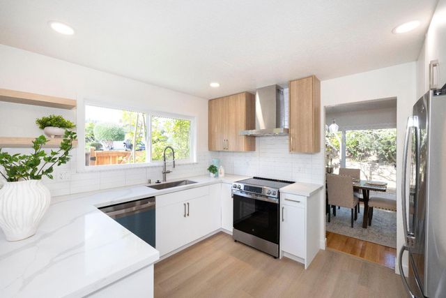 2671 Comstock Circle, Belmont, CA 94002