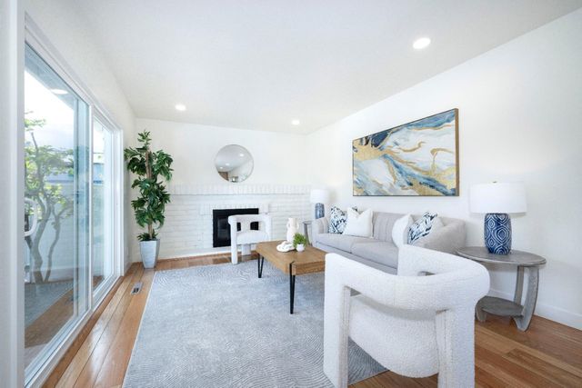 2671 Comstock Circle, Belmont, CA 94002