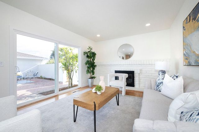 2671 Comstock Circle, Belmont, CA 94002