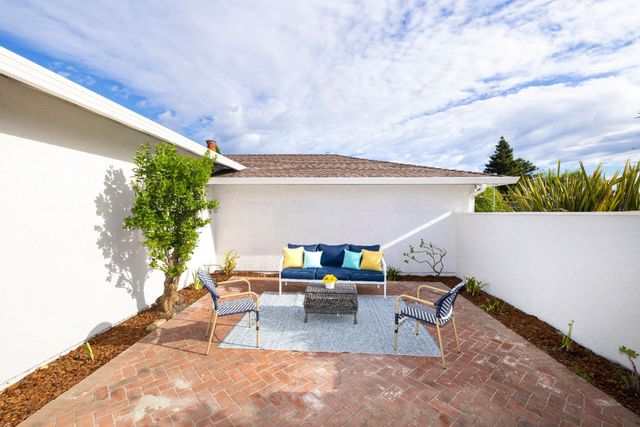 2671 Comstock Circle, Belmont, CA 94002