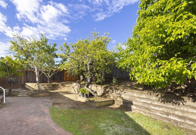 2671 Comstock Circle, Belmont, CA 94002