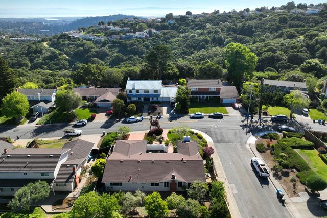 2671 Comstock Circle, Belmont, CA 94002