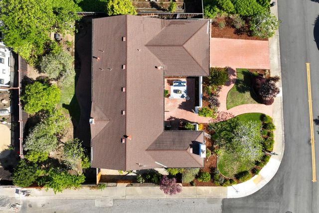2671 Comstock Circle, Belmont, CA 94002