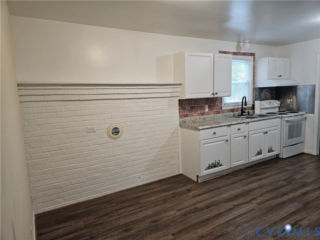 15726 Allen Dr, Dinwiddie, VA 23841