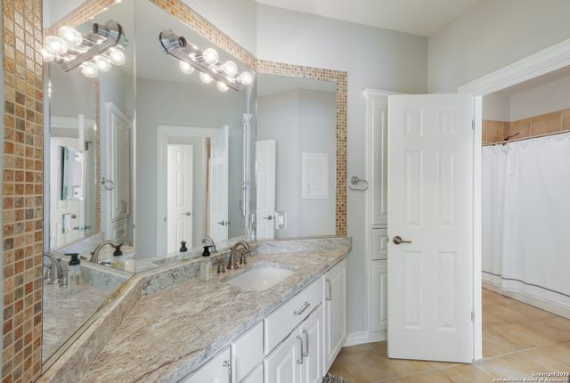 45 Champion Trail, San Antonio, TX 78258