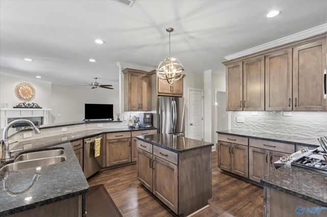 7440 Flint Crossing Circle, Owens Cross Roads, AL 35763