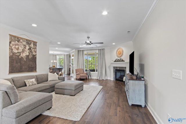 7440 Flint Crossing Circle, Owens Cross Roads, AL 35763