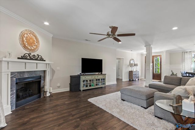 7440 Flint Crossing Circle, Owens Cross Roads, AL 35763
