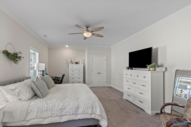 7440 Flint Crossing Circle, Owens Cross Roads, AL 35763