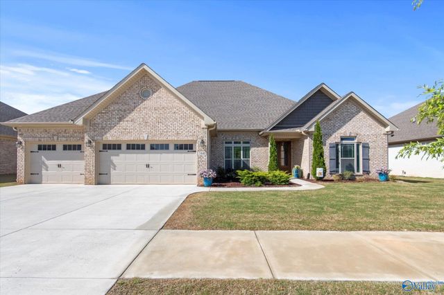 7440 Flint Crossing Circle, Owens Cross Roads, AL 35763