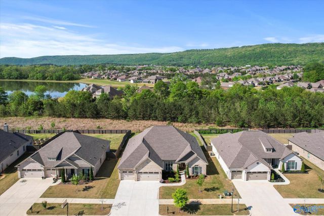 7440 Flint Crossing Circle, Owens Cross Roads, AL 35763