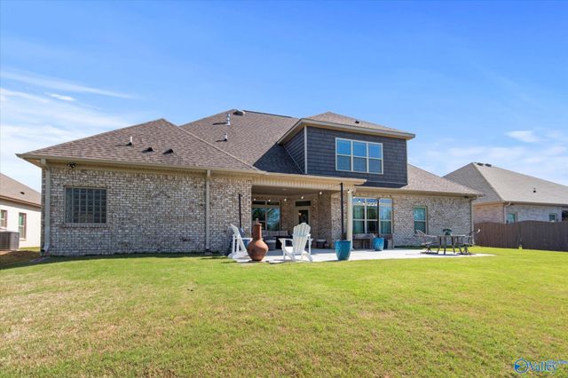 7440 Flint Crossing Circle, Owens Cross Roads, AL 35763