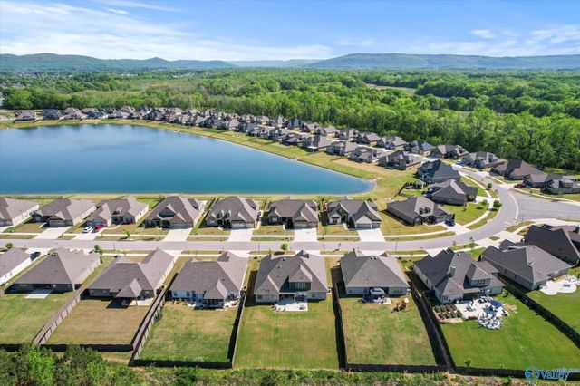 7440 Flint Crossing Circle, Owens Cross Roads, AL 35763