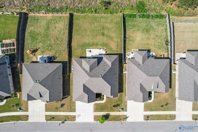 7440 Flint Crossing Circle, Owens Cross Roads, AL 35763