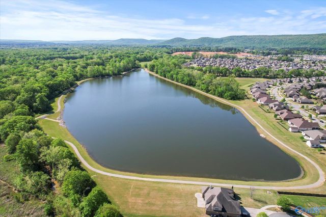 7440 Flint Crossing Circle, Owens Cross Roads, AL 35763