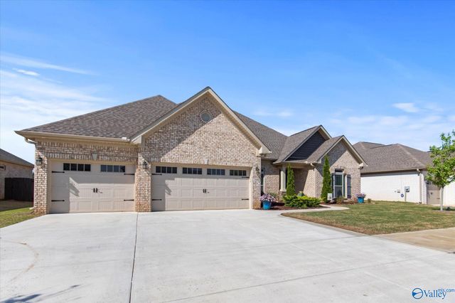 7440 Flint Crossing Circle, Owens Cross Roads, AL 35763