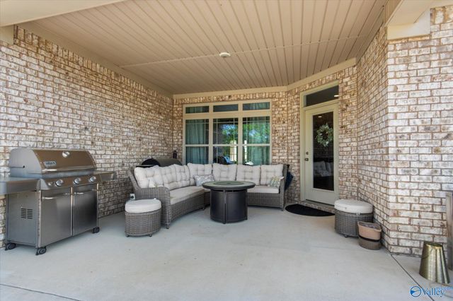 7440 Flint Crossing Circle, Owens Cross Roads, AL 35763