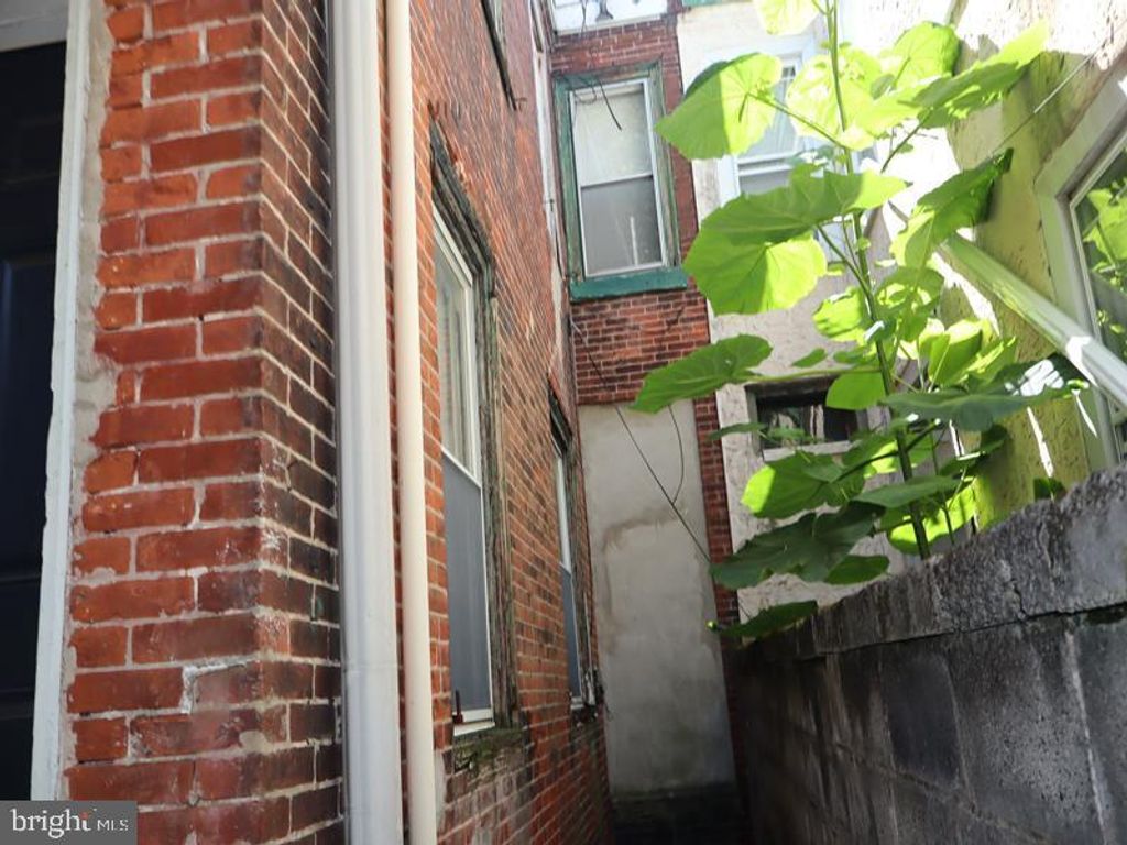 811 N HOLLY ST, PHILADELPHIA, PA 19104 — photo 4