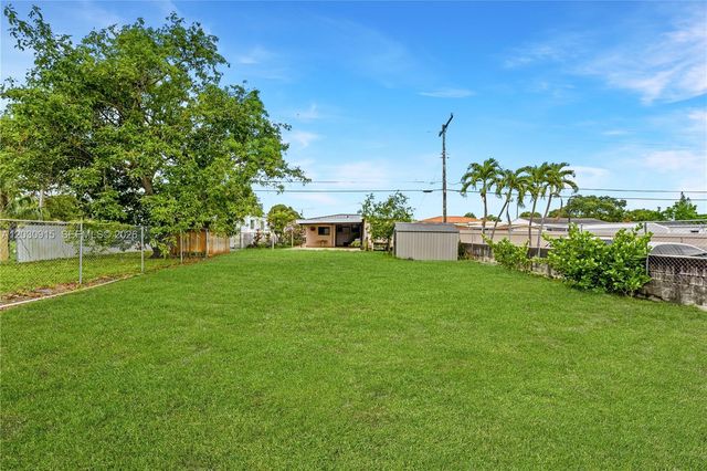 121 SW 71st Ave, Miami, FL 33144