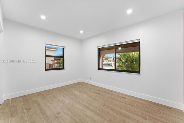 121 SW 71st Ave, Miami, FL 33144