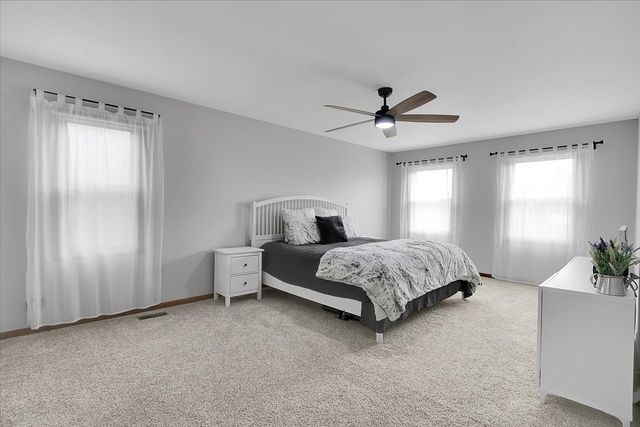 1450 Canter Lane, Bartlett, IL 60103
