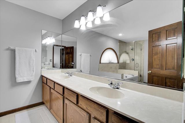 1450 Canter Lane, Bartlett, IL 60103
