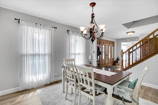 1450 Canter Lane, Bartlett, IL 60103