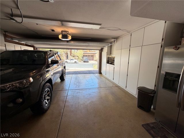 7427 Calzado Drive, Las Vegas, NV 89178