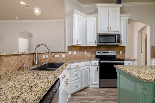 205 Harp Avenue, Godley, TX 76044