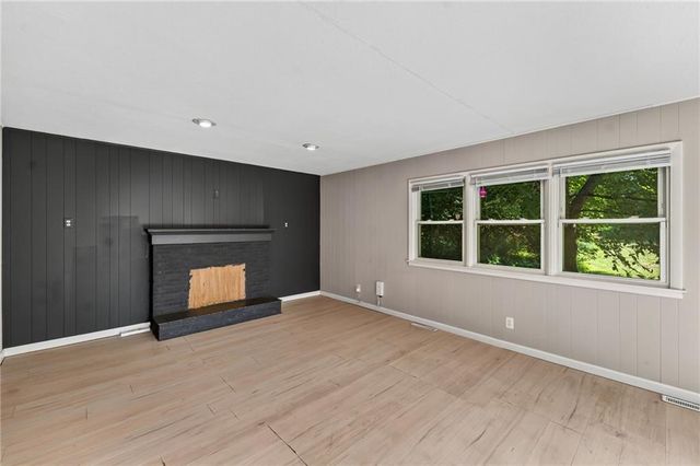 7904 E 87th Street, Raytown, MO 64138