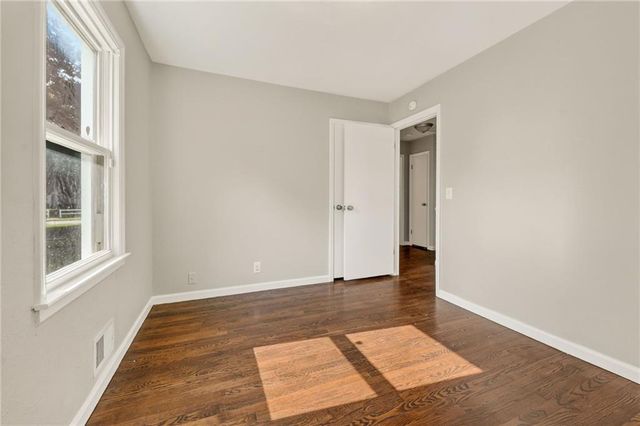 7904 E 87th Street, Raytown, MO 64138