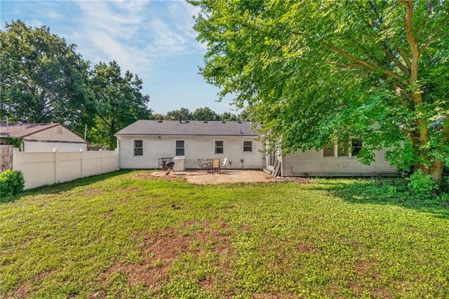 7904 E 87th Street, Raytown, MO 64138